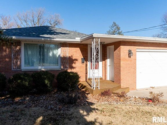 3rd image of 1215 W Willow Ln