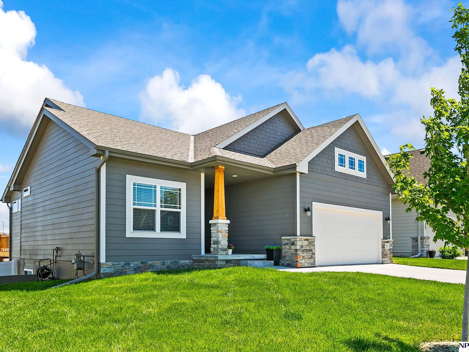 9827 S 185th St, Omaha, NE 68136 | Zillow