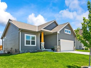 9827 S 185th St, Omaha, NE 68136