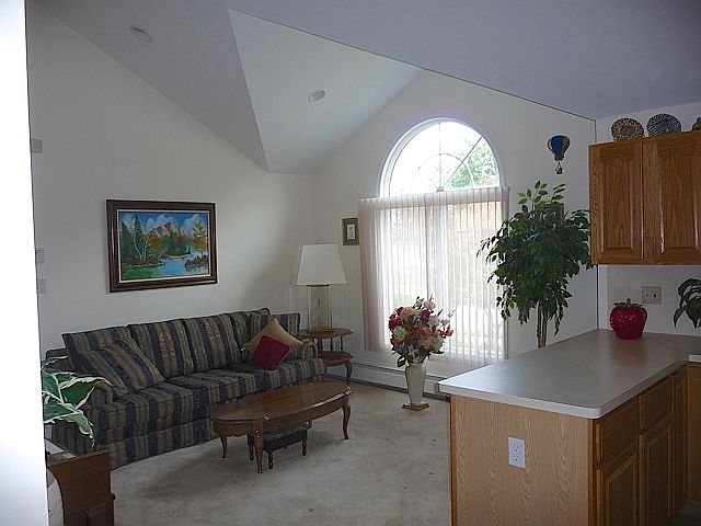 2nd image of 19 Valley Ln