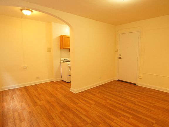 3rd image of 5417 N Kenmore Ave APT 506