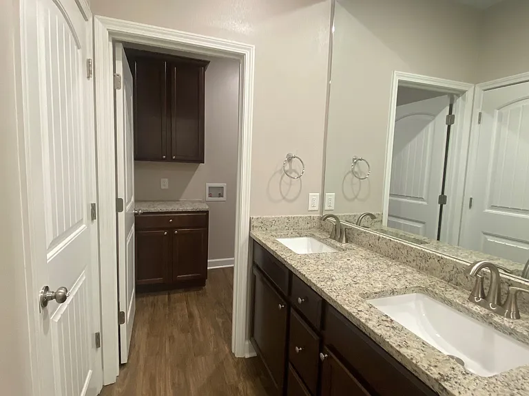 2548 Garden Dr — Photo 8