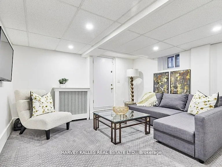 96 Balmoral Ave — Photo 24