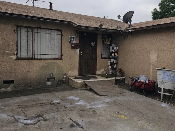 910 E 107th St, Los Angeles, CA 90002