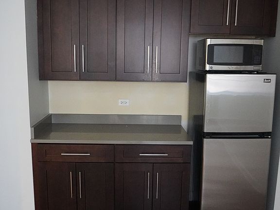 5th image of 422-24 W Melrose St #422-1209