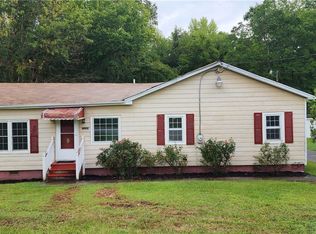 23289 Sunlight Dr, Courtland, VA 23837