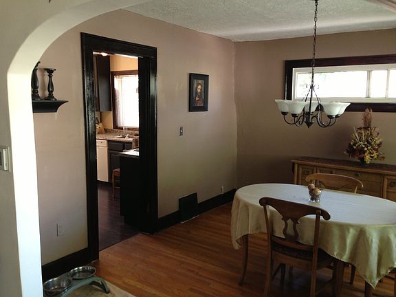 Dining Room to Kitchen