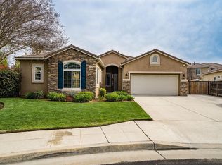 1083 N Coventry Ave, Clovis, CA