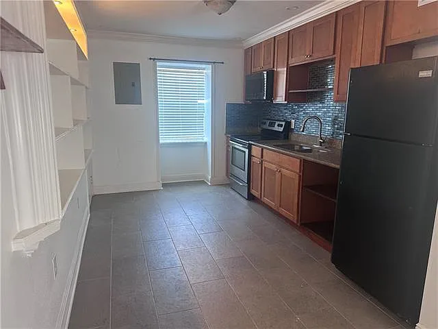 218 N Elm St #C — Photo 8