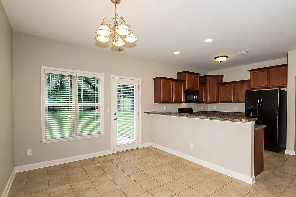 3 bed, 2.5 bath, 1558 sqft, $2,195 — Photo 4