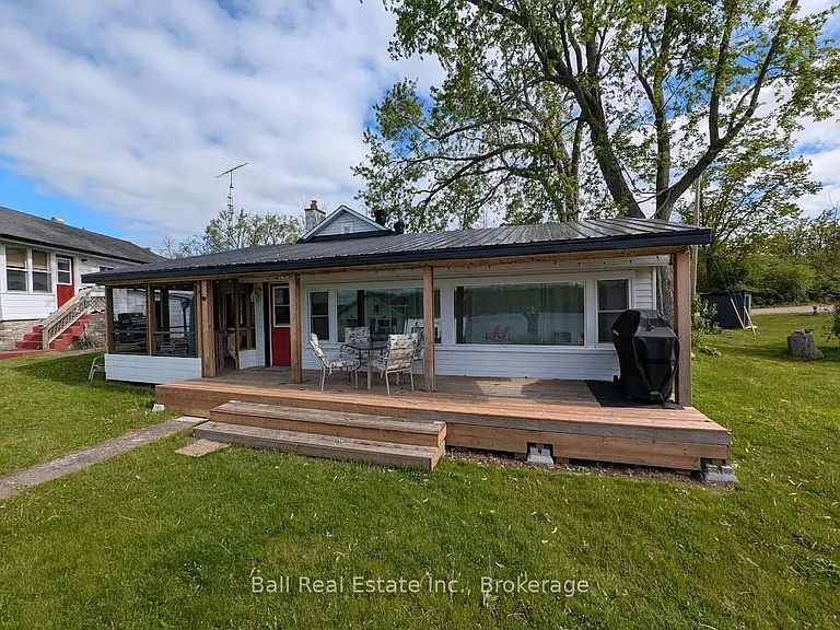 1129 McCarthys Point Rd — Photo 2
