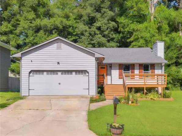 700 Pepperwood Trl, Stone Mountain, GA 30087
