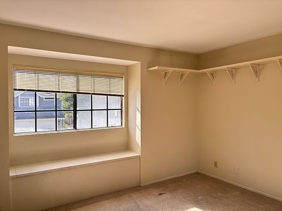 5th image of 310 Windjammer Cir