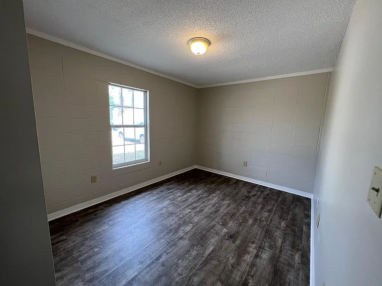 13270 Wisconsin St — Photo 8