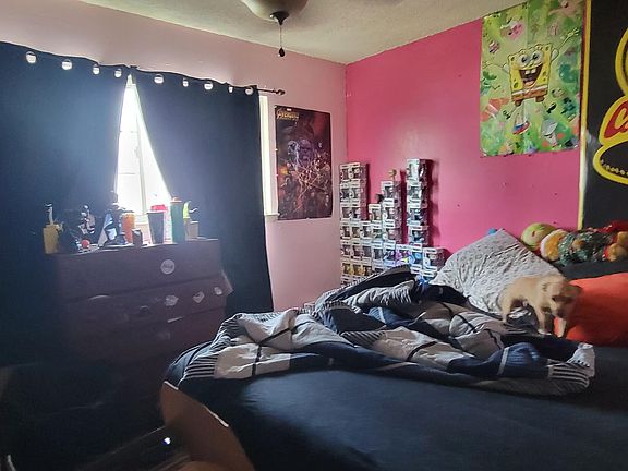 3rd image of 341 N Shasta Avenue