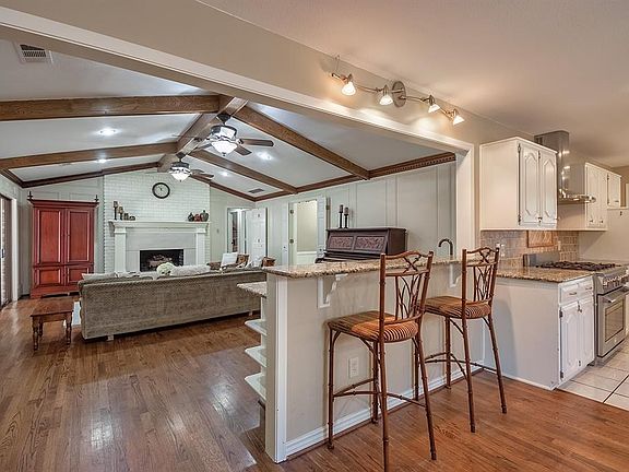 2nd image of 9209 Heatherdale Dr