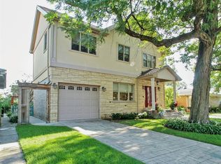 6753 N Dowagiac Ave, Chicago, IL 60646