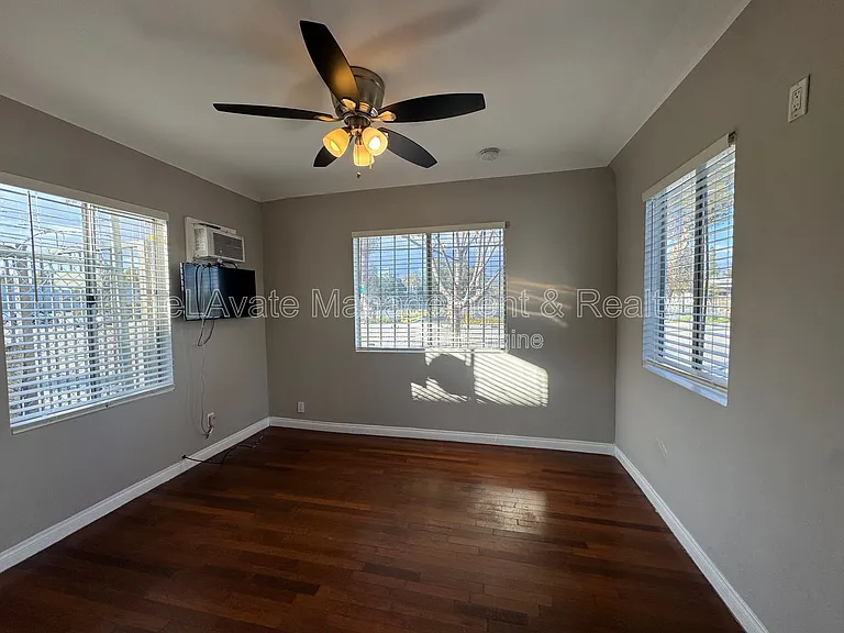 10822 Ventura Blvd #1 — Photo 6