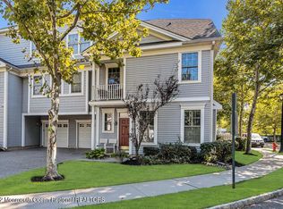 4 Golden Eye Ln, Port Monmouth, NJ