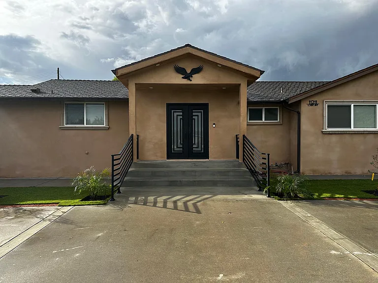 11211 Louise Ave — Photo 4