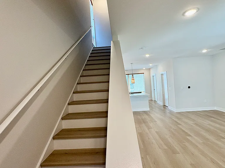 STAIRS TO 3rd LEVEL