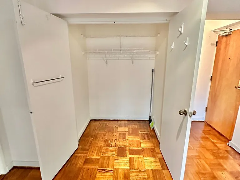 2141 I St NW #402 — Photo 7