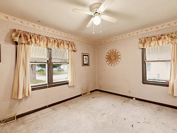 5th image of 2111 S Pattie St