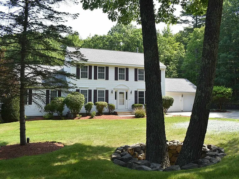 51 Westview Rd — Photo 2