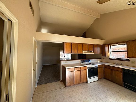 4th image of 6012 Laci Ln