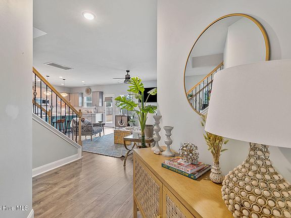 4th image of 105 Glasgow Lane