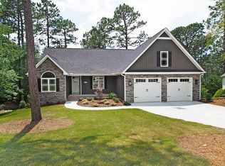 5 Palm Ln, Pinehurst, NC 28374