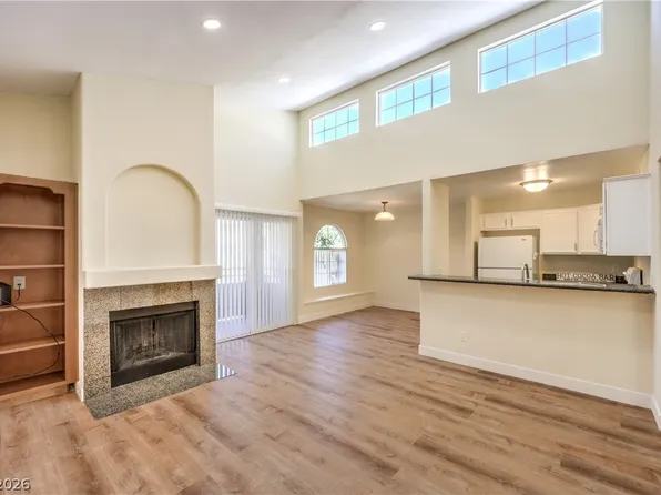 9325 W Desert Inn Rd APT 203, Las Vegas, NV 89117
