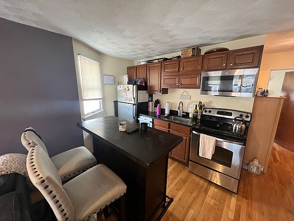 3rd image of 217 Holland St #2L