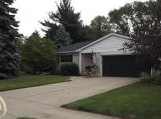19156 Bainbridge Ave, Livonia, MI 48152