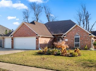 705 College Pl, Bentonville, AR 72712