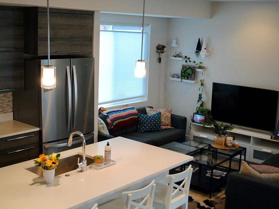 Main floor: Kitchen & Living Area