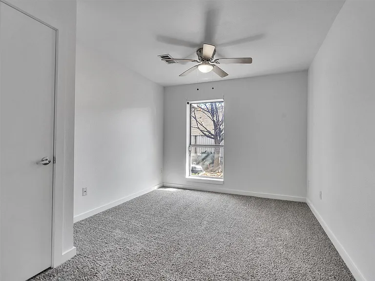 6935 Yellowstone Way Dr — Photo 14