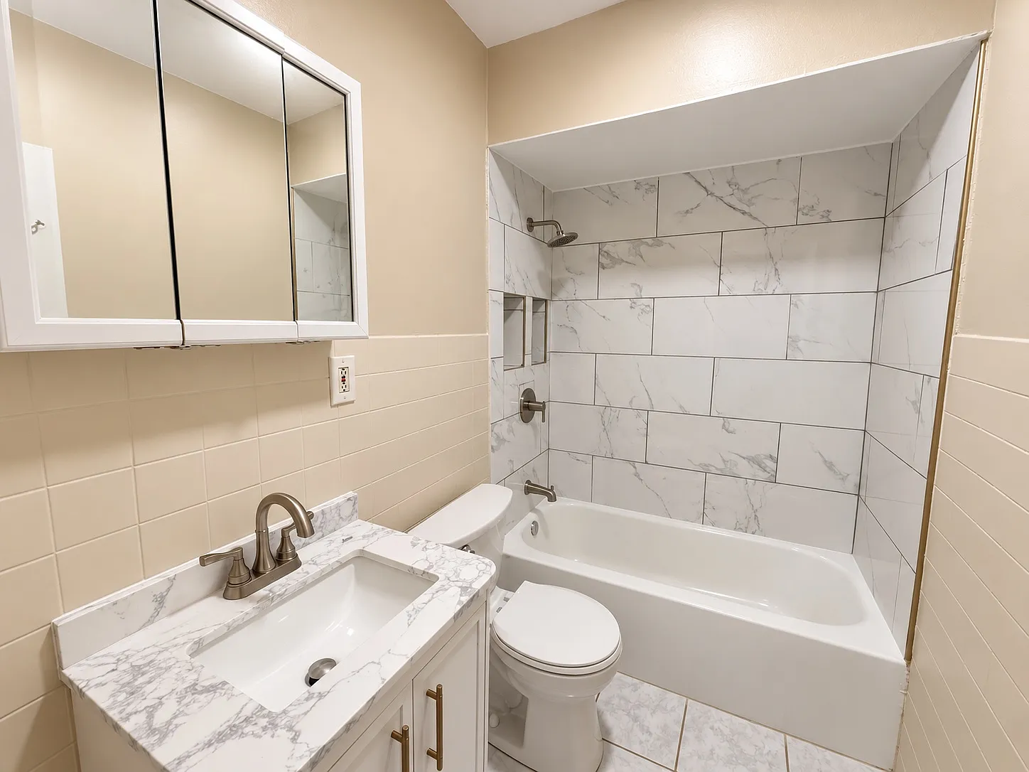 2 bed, 700 sqft, $2,100 — Photo 4