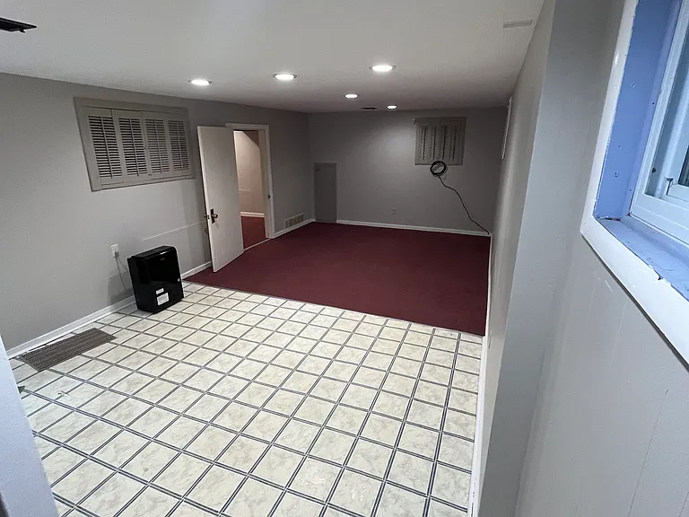 1021 N 47th Ave — Photo 26