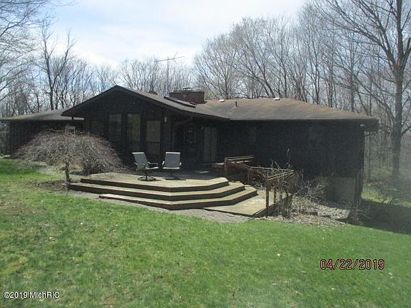 5th image of 2782 N 37th St