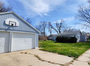 213 SW 4th St, Ogden, IA 50212