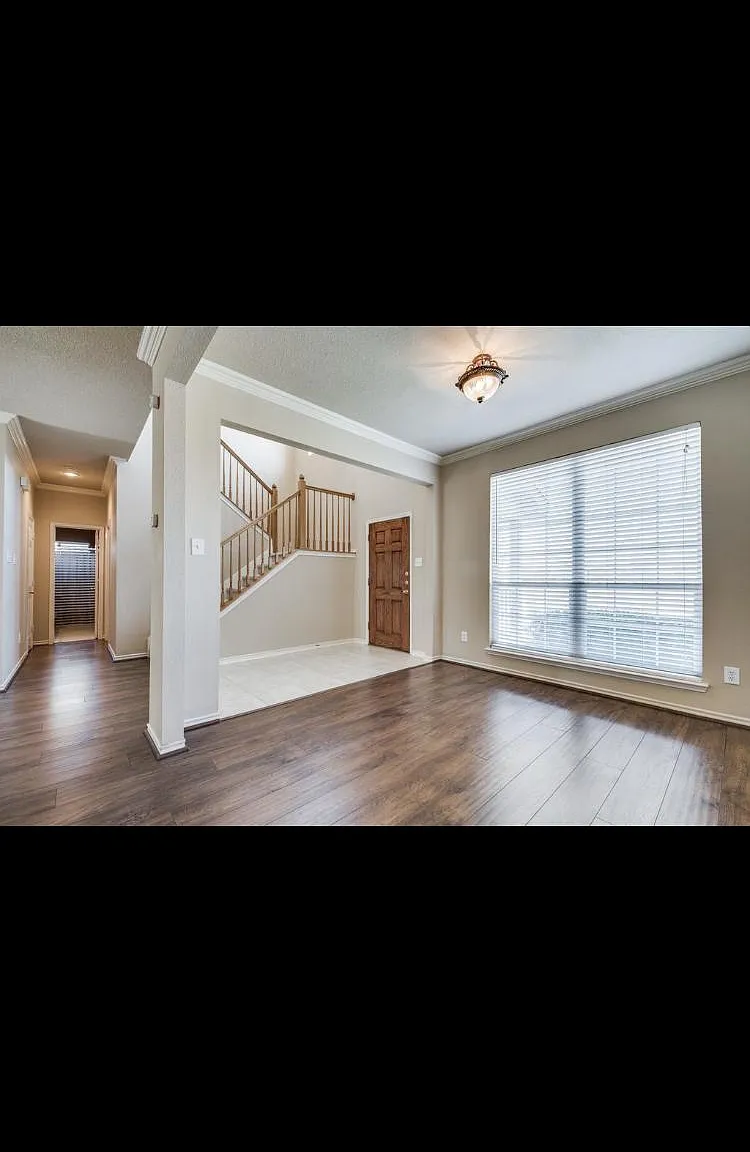 4 bed, 2811 sqft, $2,900 — Photo 4