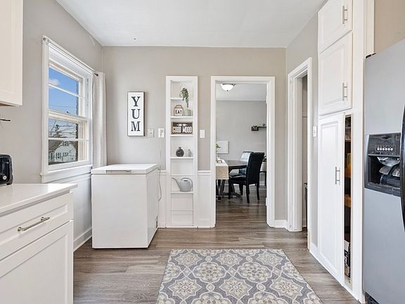 4th image of 603 W 18th St
