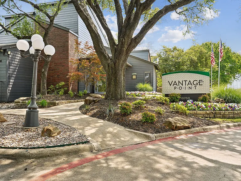 Vantage Point Apartments — Photo 27