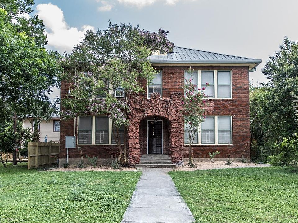 1st image of 512 E Dewey Pl APT 9