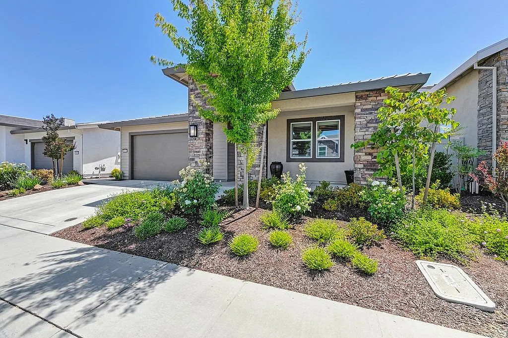 7072 Orbital Ln photo 1