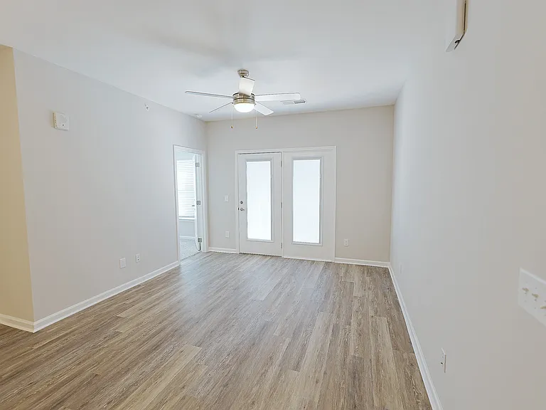 Grand Oaks Apartments — Photo 79