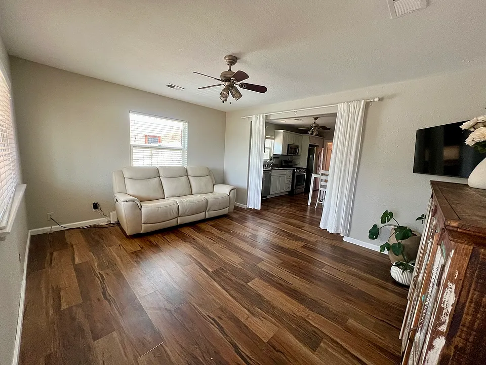 Delamar Ave NW