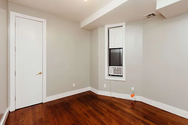 Rented by Nooklyn NYC LLC | media 46