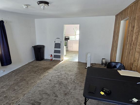 5th image of 325 2nd Ave E